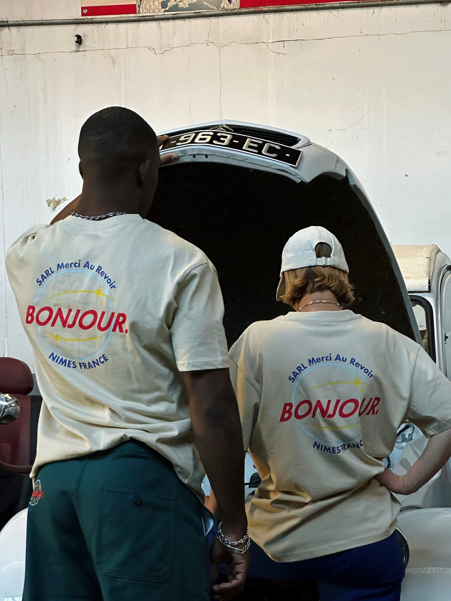 Bonjour.™ Le Tee-shirt BACK TO WORK