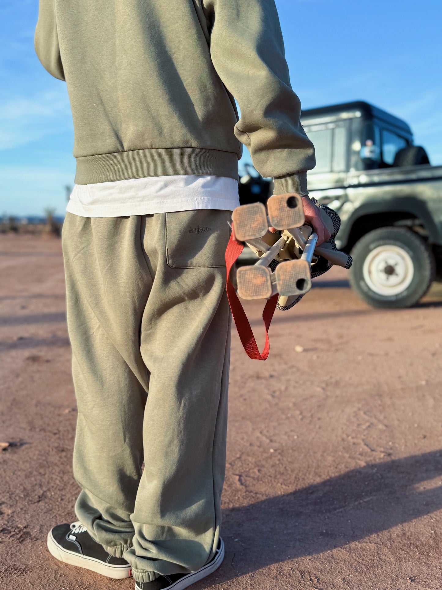 bonjour. Jogging heavy