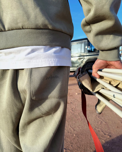 bonjour. Jogging heavy